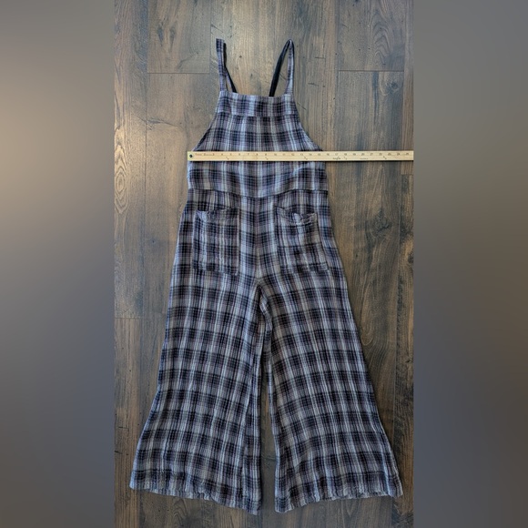 Natural Life Dakota Tie Plaid Wide Leg Gauzy Overalls in Grey Plaid Size Small - Picture 9 of 11